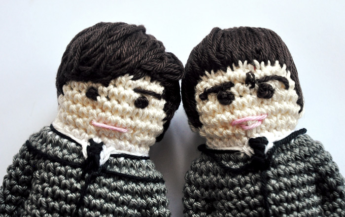 Fab Four Gurumi, die Beatles als Häkelmuster, John und George