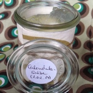 Rezept für Calendulasalbe aka Ringelblumensalbe | Schwatz Katz